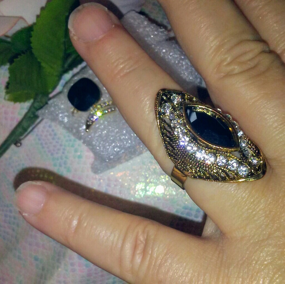 Fashion ring